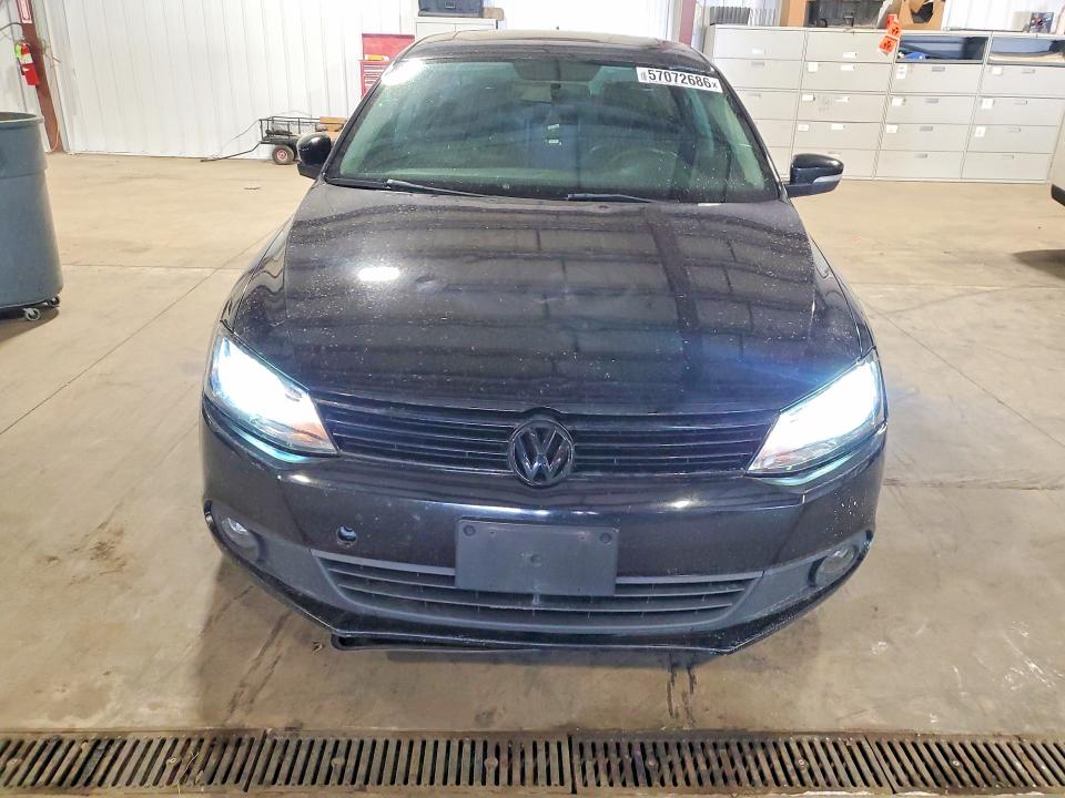 2011 Volkswagen Jetta მანქანა იყიდება აუქციონზე, vin: 3VW3L7AJ4BM112995, აუქციონის ნომერი: 57072686