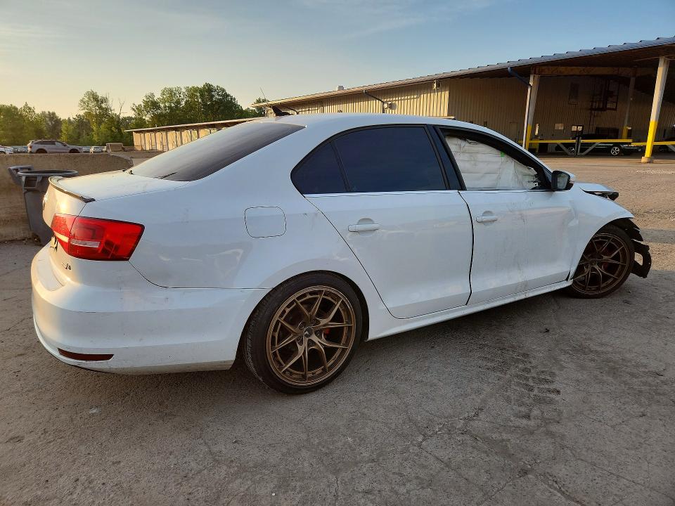 60852586 :رقم المزاد ، 3VWD17AJ3FM231993 vin ، 2015 Volkswagen Jetta مزاد بيع