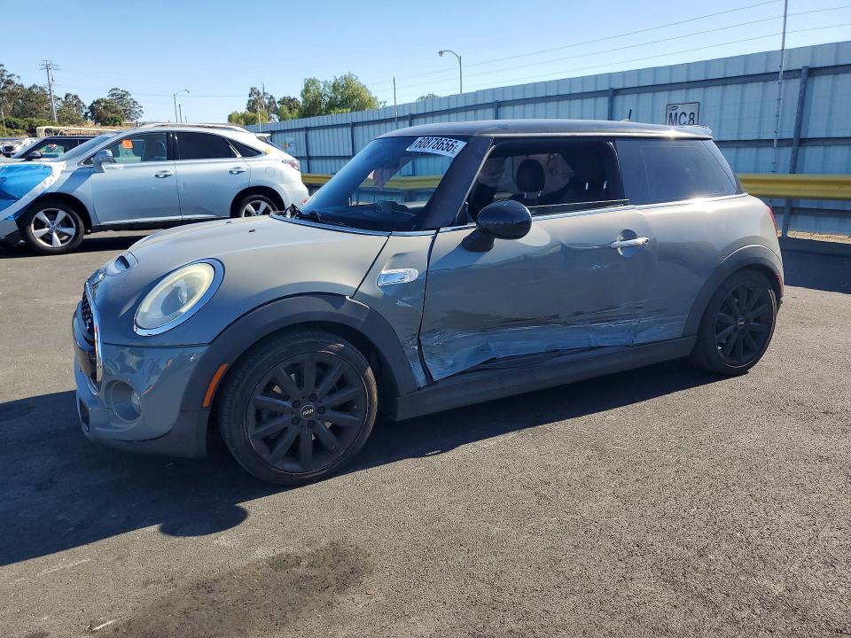 2015 Mini Cooper მანქანა იყიდება აუქციონზე, vin: WMWXP7C50F2A33216, აუქციონის ნომერი: 60878656
