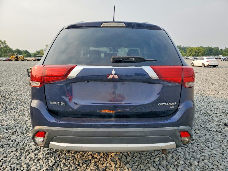 Продажа на аукционе авто 2016 Mitsubishi Outlander, vin: JA4AZ3A33GZ013667, номер лота: 61882846