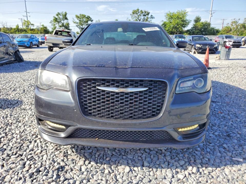 Продажа на аукционе авто 2018 Chrysler 300, vin: 2C3CCABG1JH244763, номер лота: 61120096