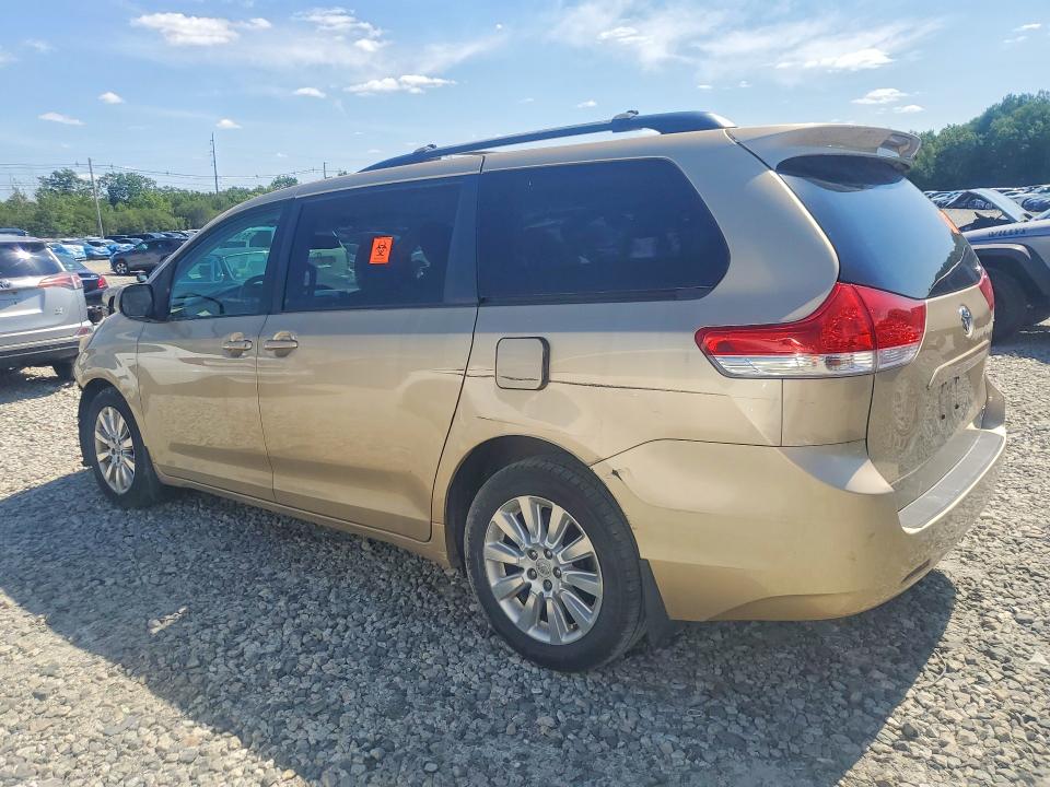 61474386 :رقم المزاد ، 5TDJK3DC5BS024637 vin ، 2011 Toyota Sienna مزاد بيع