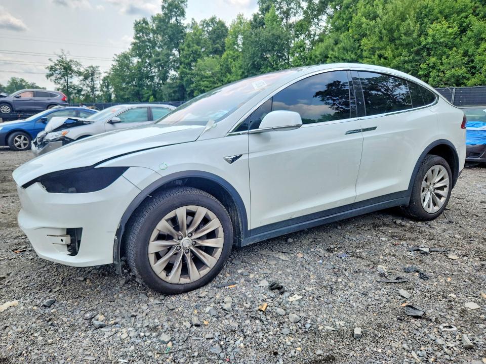 2018 Tesla Model X მანქანა იყიდება აუქციონზე, vin: 5YJXCBE24JF116803, აუქციონის ნომერი: 61958766