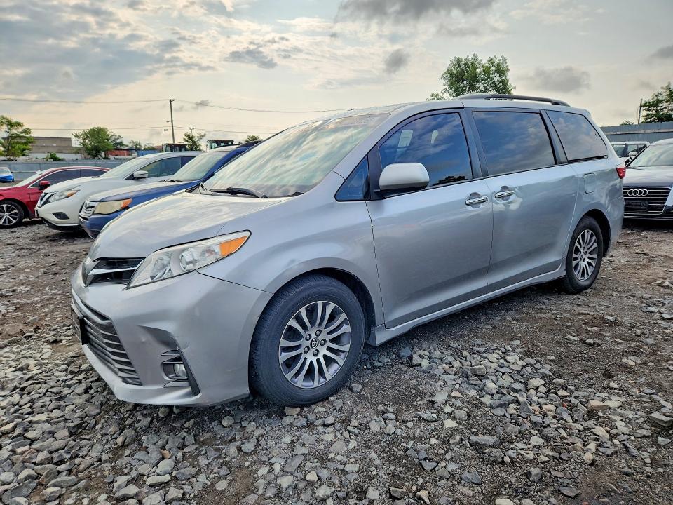 Aukcja sprzedaży 2018 Toyota Sienna, vin: 5TDYZ3DCXJS927018, numer aukcji: 62088266