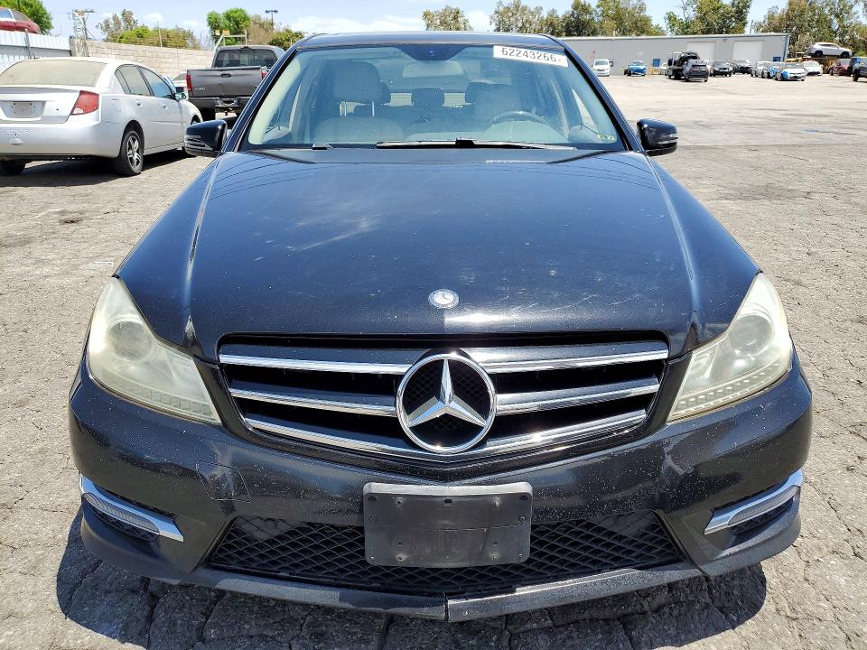 2014 Mercedes-benz C მანქანა იყიდება აუქციონზე, vin: WDDGF4HB8EA900324, აუქციონის ნომერი: 62243266