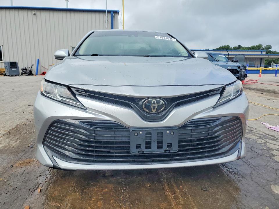 Aukcja sprzedaży 2018 Toyota Camry, vin: 4T1B11HK3JU022615, numer aukcji: 61614036