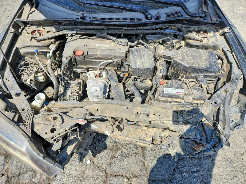 62100216 :رقم المزاد ، 1HGCT1A3XHA001389 vin ، 2017 Honda Accord مزاد بيع
