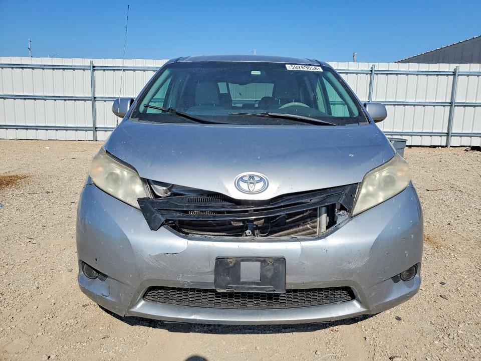 59289056 :رقم المزاد ، 5TDKK3DC3BS072593 vin ، 2011 Toyota Sienna مزاد بيع