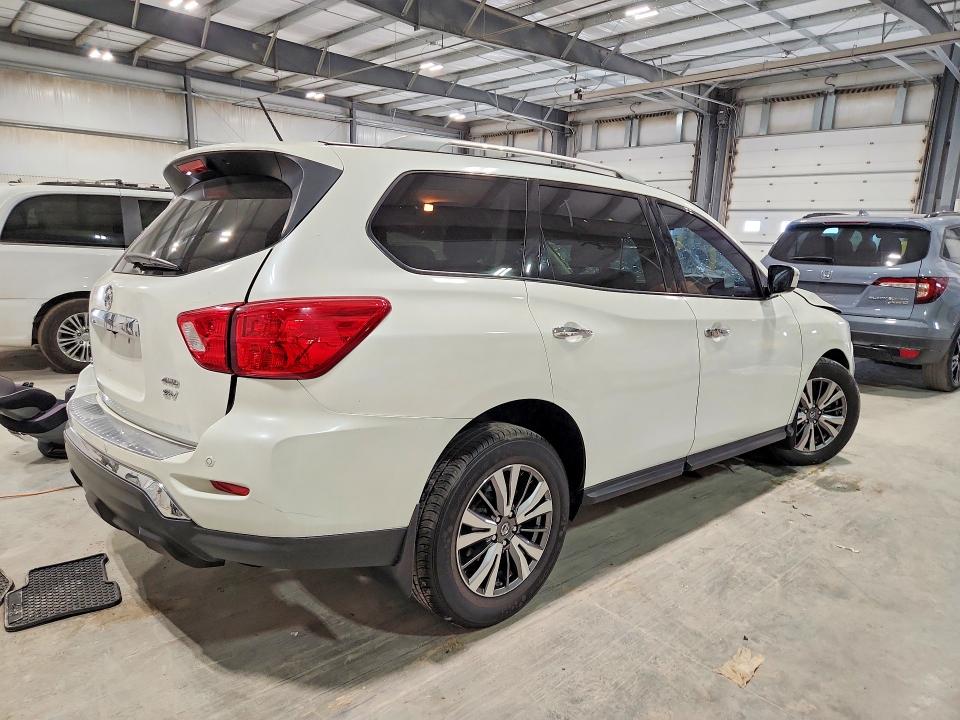 Продажа на аукционе авто 2018 Nissan Pathfinder, vin: 5N1DR2MM5JC637560, номер лота: 60157796