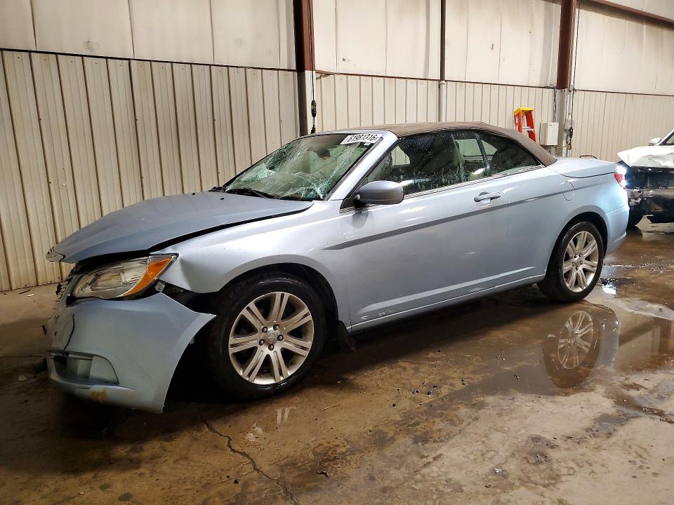 Продажа на аукционе авто 2013 Chrysler 200, vin: 1C3BCBEB7DN736162, номер лота: 61981316