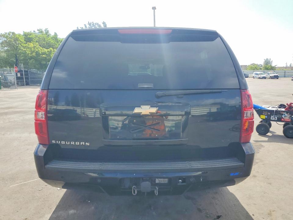 61863616 :رقم المزاد ، 3GNFK16317G252378 vin ، 2007 Chevrolet Suburban مزاد بيع