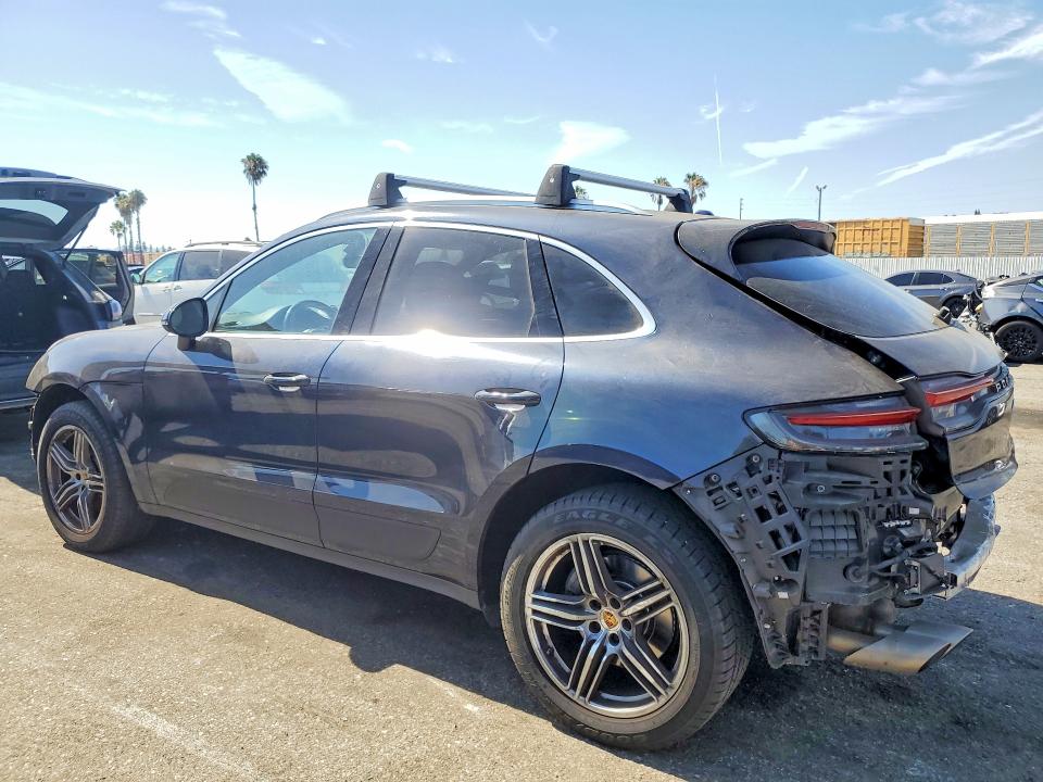 60178336 :رقم المزاد ، WP1AB2A5XLLB37629 vin ، 2020 Porsche Macan مزاد بيع