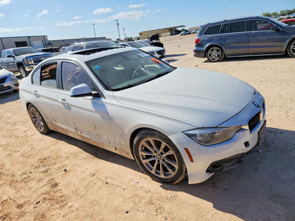 Продаж на аукціоні авто 2017 Bmw 320, vin: WBA8E1G3XHNU17681, номер лоту: 62686576