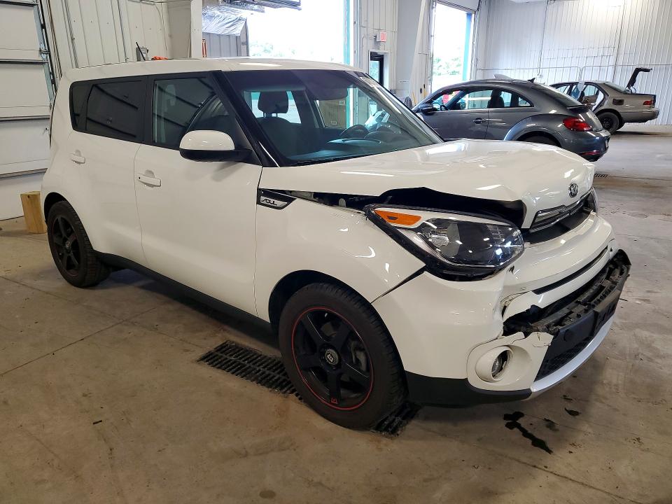 2017 Kia Soul მანქანა იყიდება აუქციონზე, vin: KNDJP3A56H7425043, აუქციონის ნომერი: 60007676