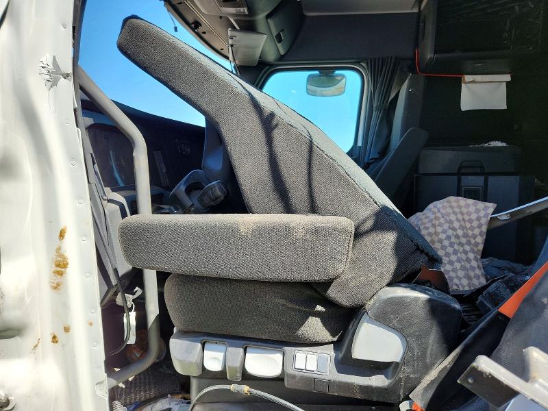 Продажа на аукционе авто 2026 Freightliner Cascadia 126, vin: 3AKJHHDR1TSWP7286, номер лота: 61210646