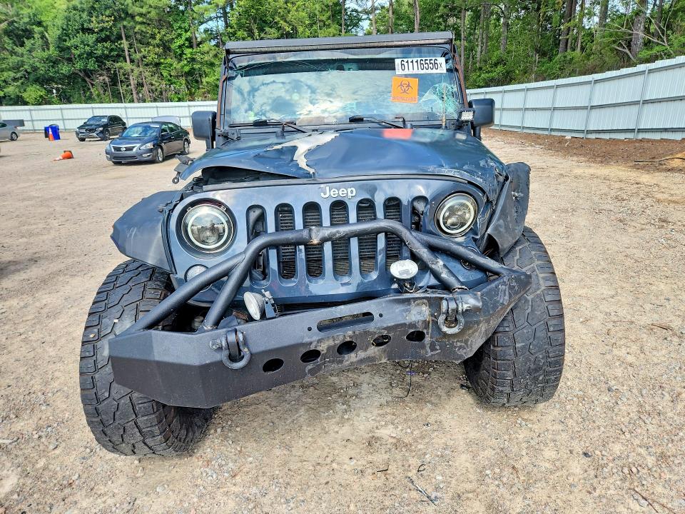 61116556 :رقم المزاد ، 1C4BJWDG6JL858962 vin ، 2018 Jeep Wrangler Unlimited مزاد بيع