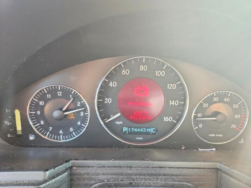 60416056 :رقم المزاد ، WDBUF70J74A400363 vin ، 2004 Mercedes-benz E مزاد بيع