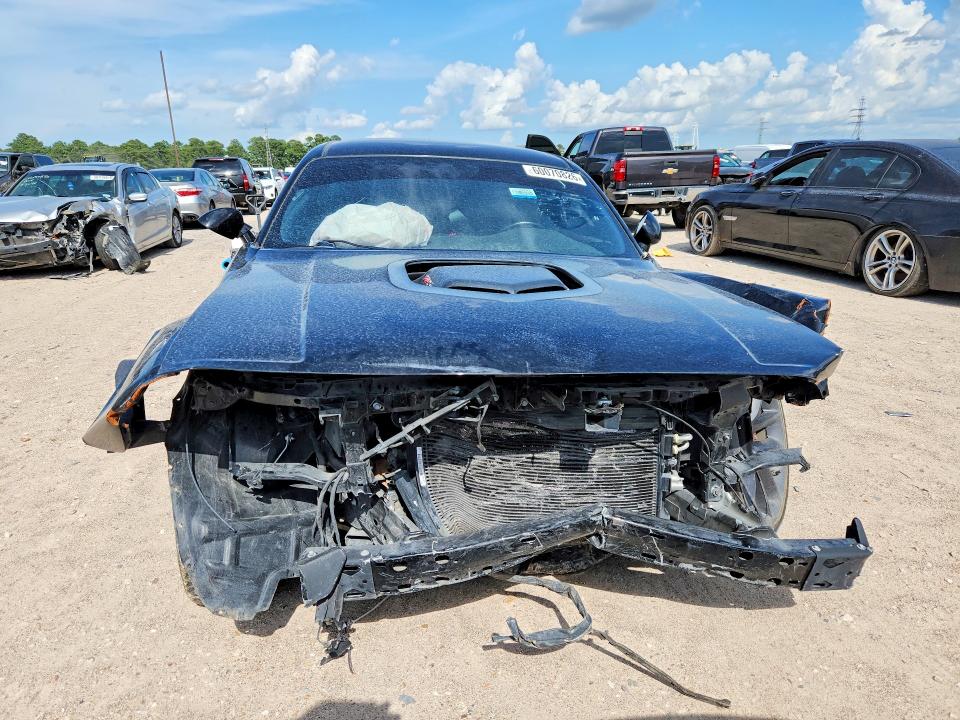 60070826 :رقم المزاد ، 2C3CDZFJ1KH702157 vin ، 2019 Dodge Challenger مزاد بيع