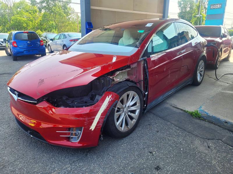 Продажа на аукционе авто 2019 Tesla Model X, vin: 5YJXCAE22KF189454, номер лота: 62994096