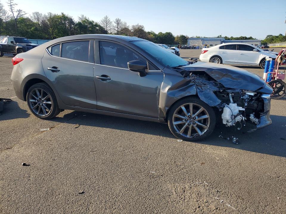62397856 :رقم المزاد ، 3MZBN1W39JM195206 vin ، 2018 Mazda 3 مزاد بيع