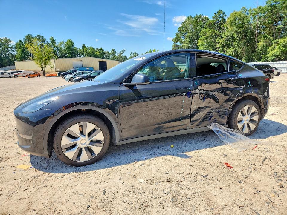 63283216 :رقم المزاد ، 7SAYGDEE2NA015036 vin ، 2022 Tesla Model Y مزاد بيع