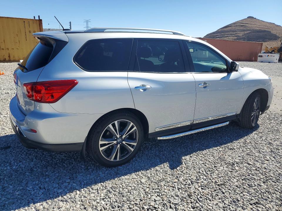 60211046 :رقم المزاد ، 5N1DR2MN4JC638062 vin ، 2018 Nissan Pathfinder مزاد بيع