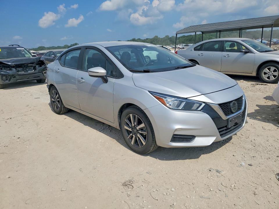 61132256 :رقم المزاد ، 3N1CN8EV2ML845882 vin ، 2021 Nissan Versa مزاد بيع