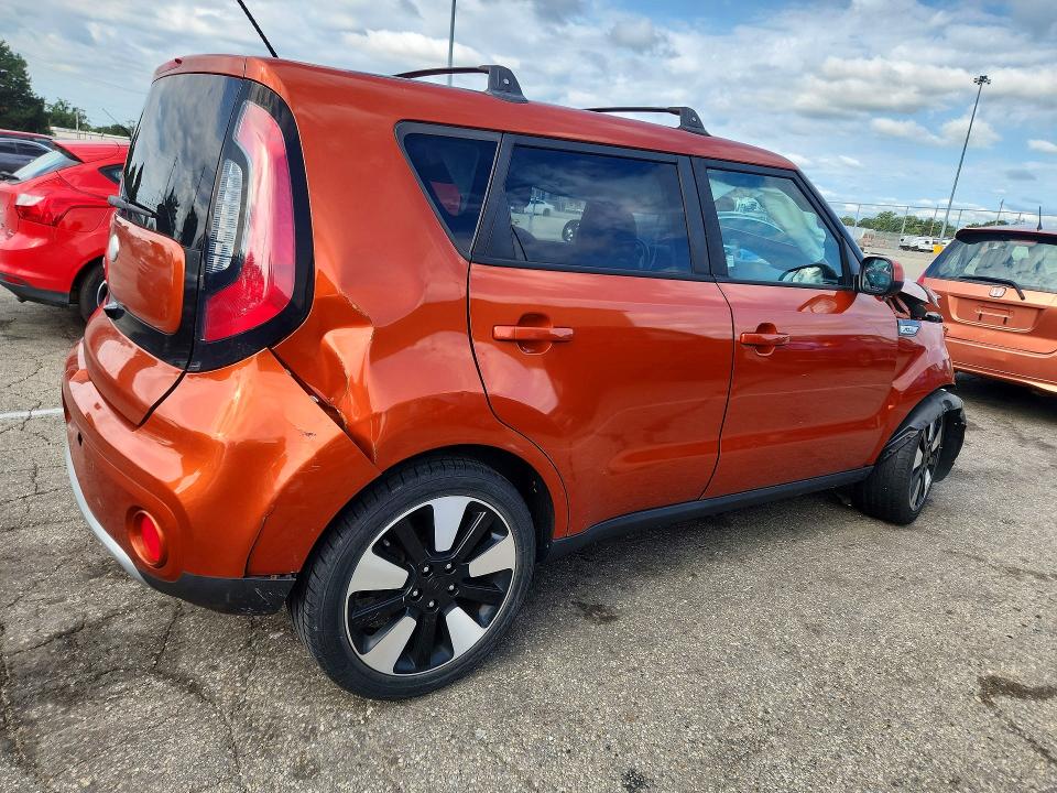 61947196 :رقم المزاد ، KNDJP3A56J7568225 vin ، 2018 Kia Soul مزاد بيع