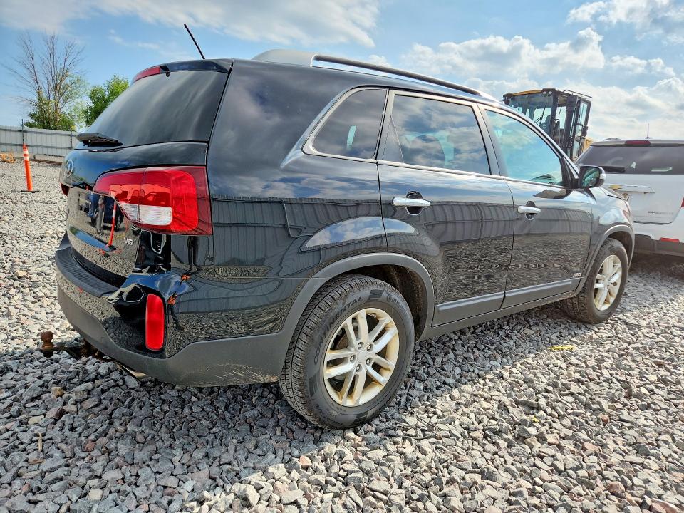 60127806 :رقم المزاد ، 5XYKTDA71FG602248 vin ، 2015 Kia Sorento مزاد بيع