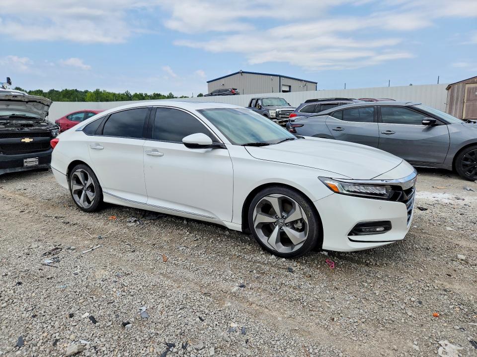61381536 :رقم المزاد ، 1HGCV1F9XJA119407 vin ، 2018 Honda Accord مزاد بيع