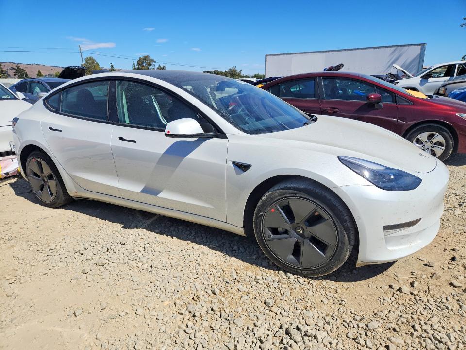 Продажа на аукционе авто 2022 Tesla Model 3, vin: 5YJ3E1EAXNF122864, номер лота: 61821656