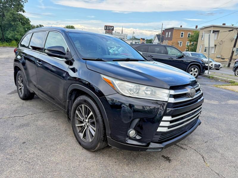 Auction sale of the 2017 Toyota Highlander, vin: 5TDJZRFH6HS371118, lot number: 63611696