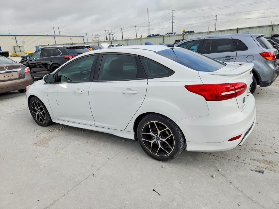 85989785 :رقم المزاد ، 1FADP3F27FL305676 vin ، 2015 Ford Focus مزاد بيع