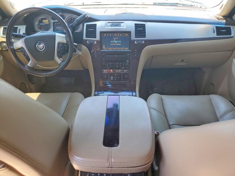 Продажа на аукционе авто 2010 Cadillac Escalade, vin: 1GYUKBEF9AR138552, номер лота: 63339246