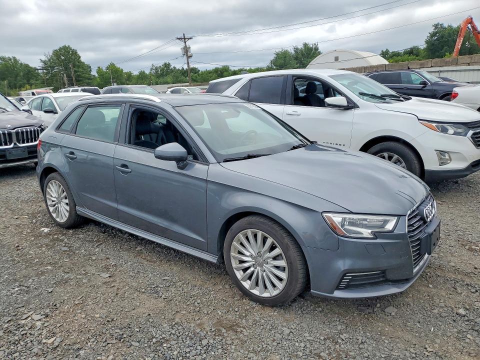 Aukcja sprzedaży 2017 Audi A3, vin: WAUUPBFF9HA098176, numer aukcji: 62645296