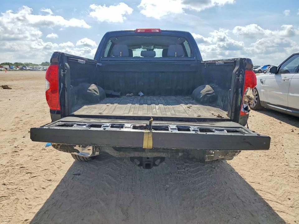 Продаж на аукціоні авто 2018 Toyota Tundra, vin: 5TFEM5F17JX131958, номер лоту: 59397906