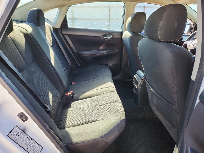 60205476 :رقم المزاد ، 3N1AB7AP7JY303547 vin ، 2018 Nissan Sentra مزاد بيع
