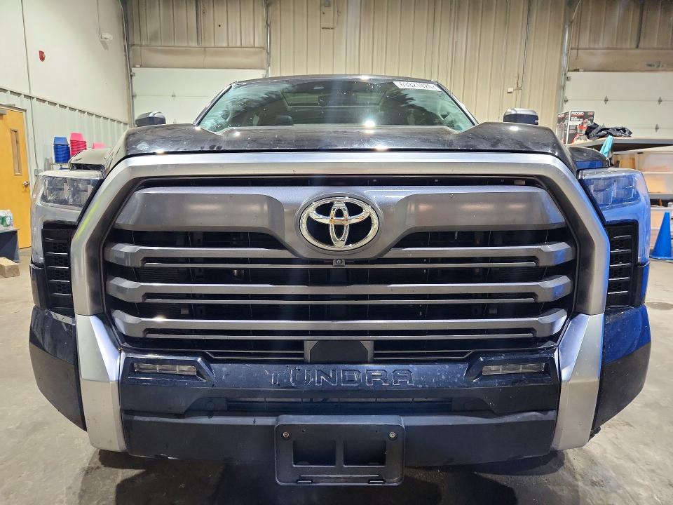 63321026 :رقم المزاد ، 5TFJA5EC5NX008627 vin ، 2022 Toyota Tundra مزاد بيع