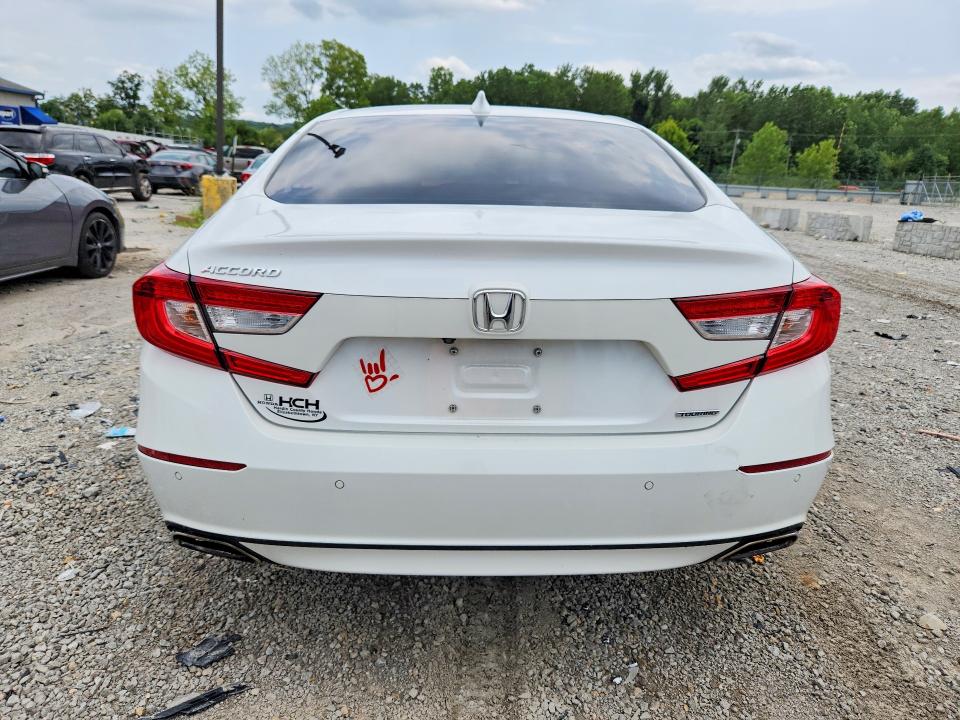 61381536 :رقم المزاد ، 1HGCV1F9XJA119407 vin ، 2018 Honda Accord مزاد بيع
