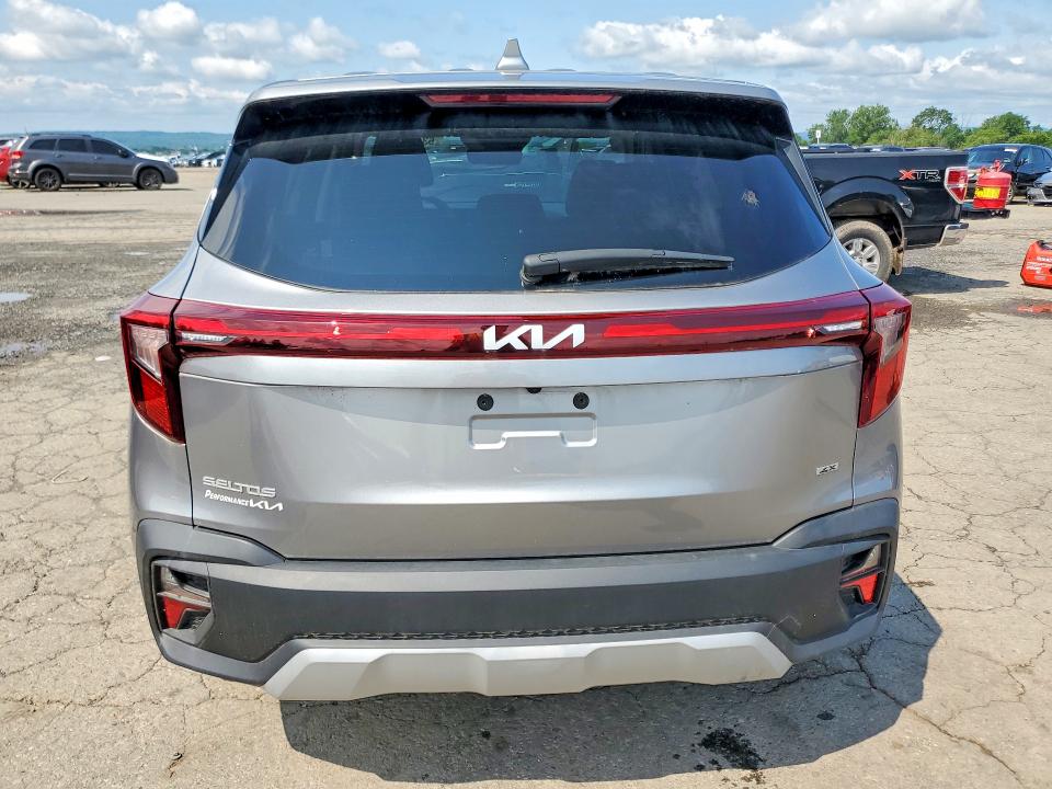2025 Kia Seltos მანქანა იყიდება აუქციონზე, vin: KNDEPCAA8S7710932, აუქციონის ნომერი: 63134176