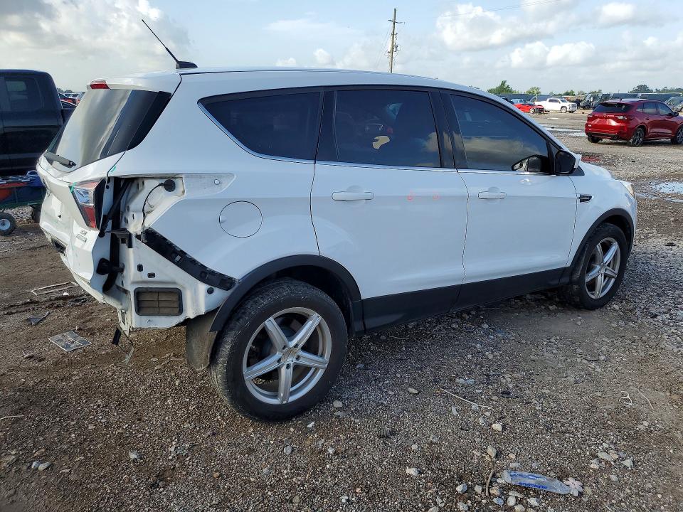 2017 Ford Escape მანქანა იყიდება აუქციონზე, vin: 1FMCU0GD6HUB42346, აუქციონის ნომერი: 61054446