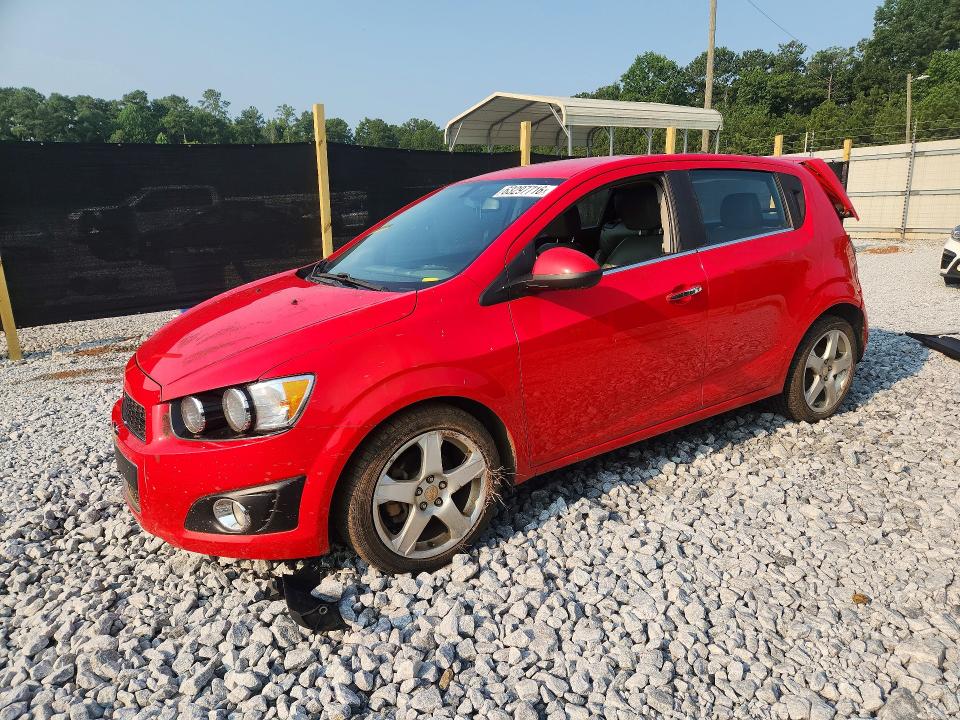 63297716 :رقم المزاد ، 1G1JE6SB1F4209040 vin ، 2015 Chevrolet Sonic مزاد بيع