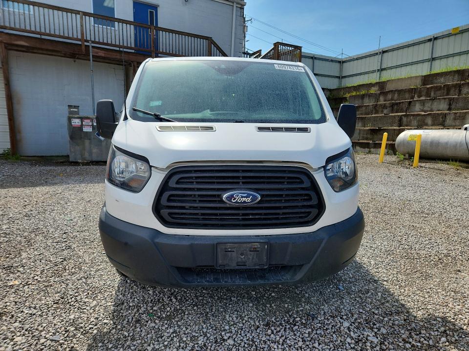 2017 Ford Transit მანქანა იყიდება აუქციონზე, vin: 1FTYE1ZM8HKA83290, აუქციონის ნომერი: 60978316