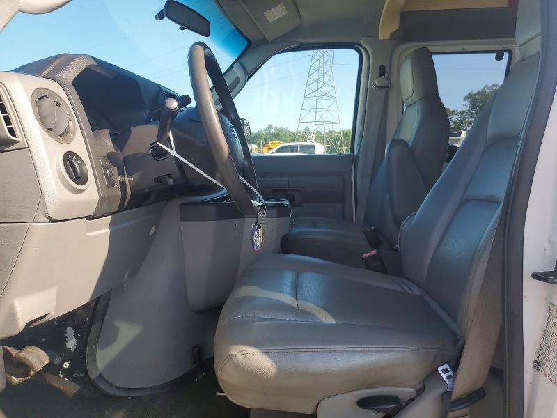 61369506 :رقم المزاد ، 1FTNE24W89DA84589 vin ، 2009 Ford Econoline مزاد بيع