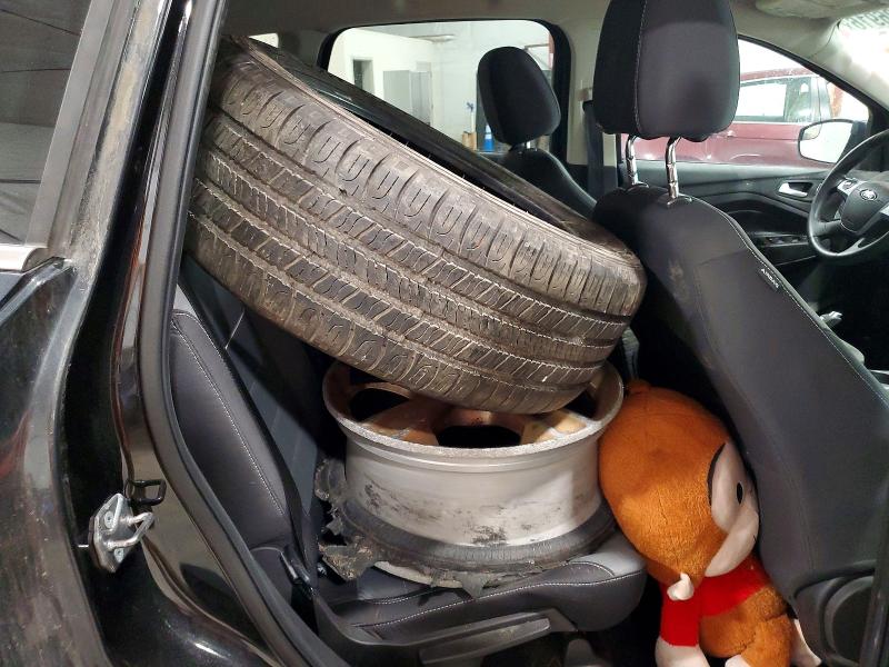 2015 Ford Escape მანქანა იყიდება აუქციონზე, vin: 1FMCU9G98FUC13897, აუქციონის ნომერი: 61136916