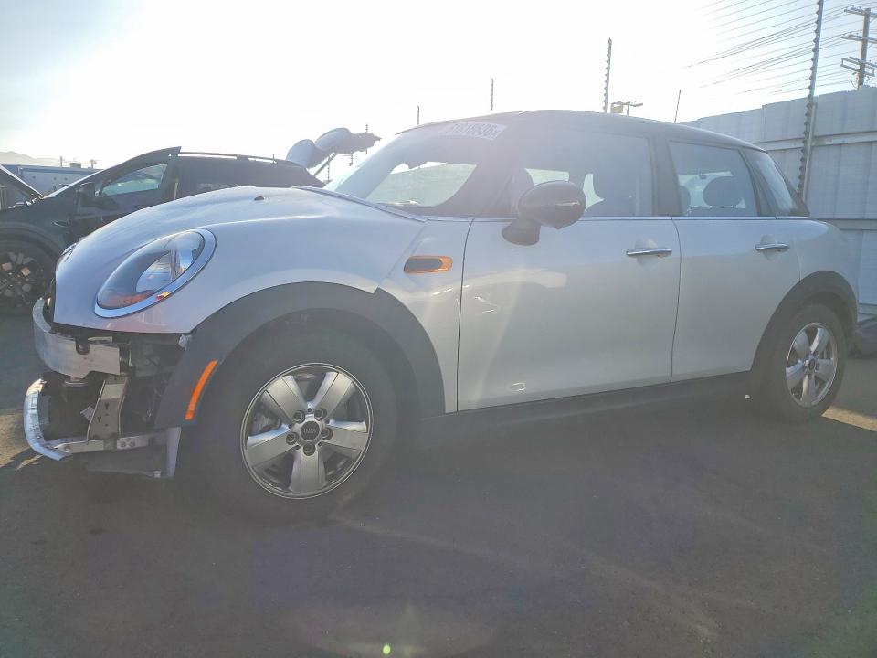 61818636 :رقم المزاد ، WMWXU1C55G2D10823 vin ، 2016 Mini Cooper مزاد بيع