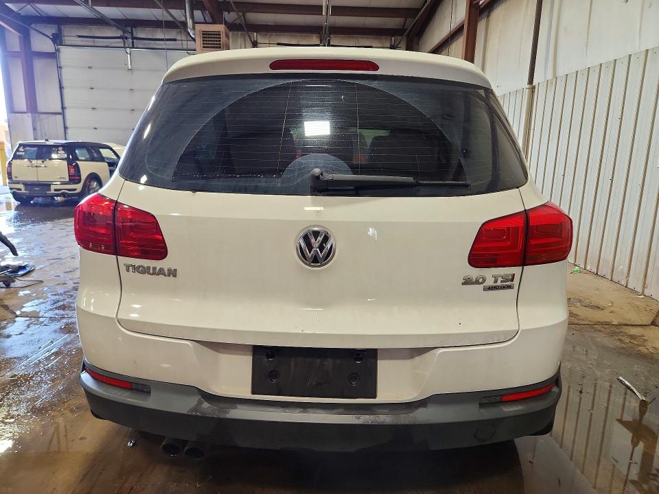2015 Volkswagen Tiguan მანქანა იყიდება აუქციონზე, vin: WVGBV7AX9FW582633, აუქციონის ნომერი: 59337366