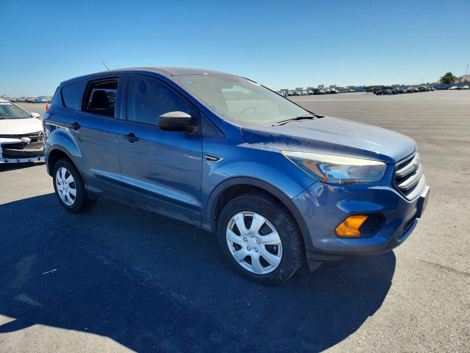 2018 Ford Escape მანქანა იყიდება აუქციონზე, vin: 1FMCU0F73JUB14523, აუქციონის ნომერი: 62645976