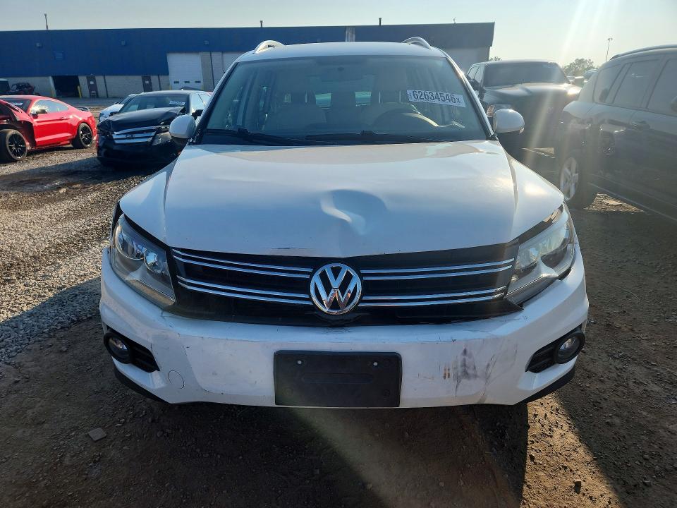 62634546 :رقم المزاد ، WVGAV7AX4DW556403 vin ، 2013 Volkswagen Tiguan مزاد بيع