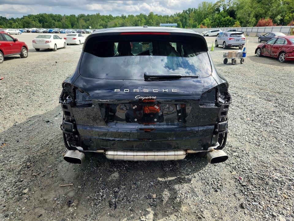 62057136 :رقم المزاد ، WP1AA2A28JKA01995 vin ، 2018 Porsche Cayenne مزاد بيع